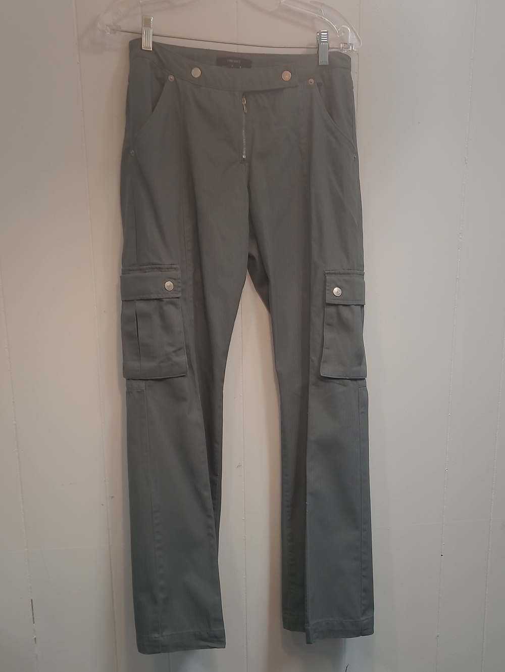 Forever 21 Army Green Cargo Pants Large Front Pockets Front Zip Size Medium
